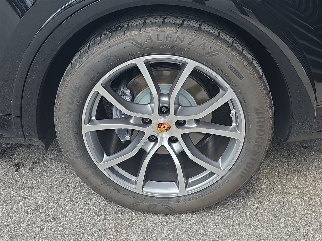 2025 Porsche Cayenne Base