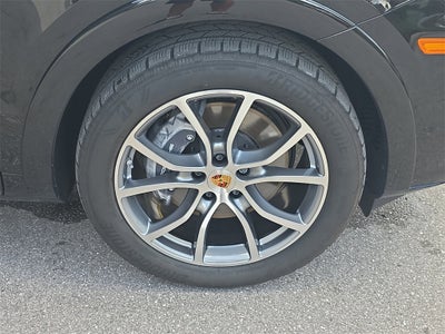 2025 Porsche Cayenne Base