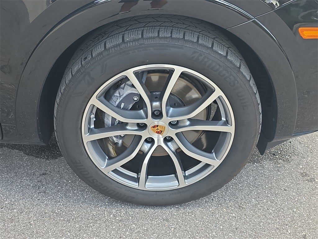 2025 Porsche Cayenne Base