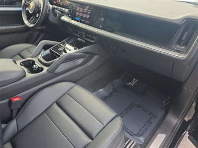 2025 Porsche Cayenne Base