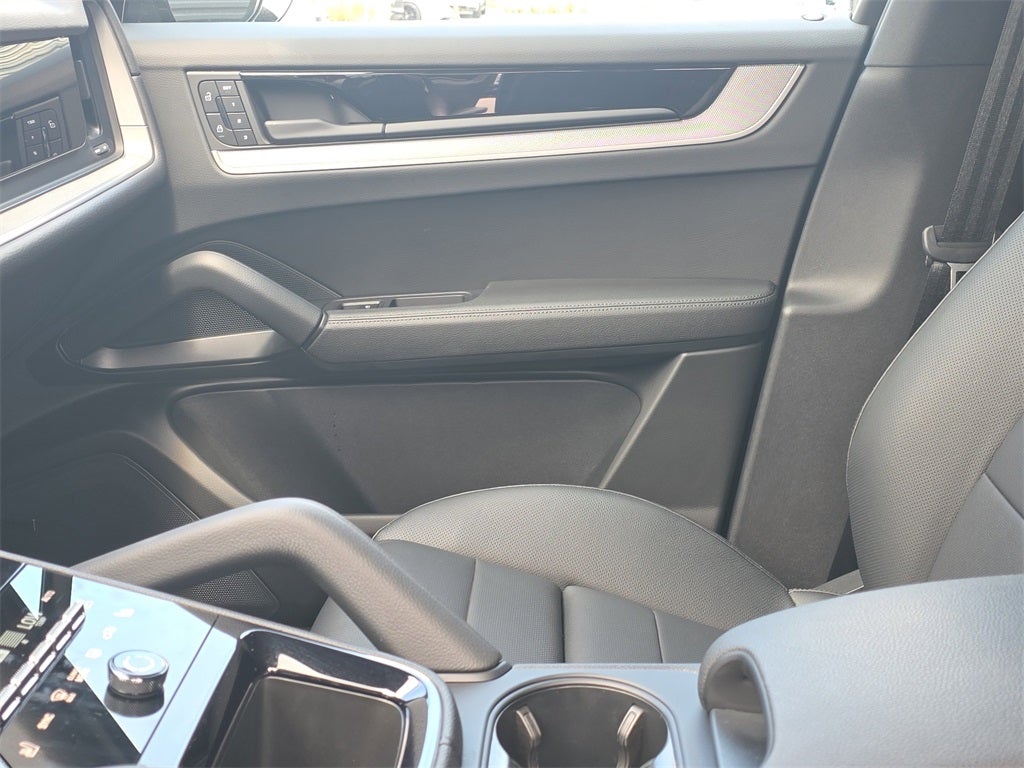 2025 Porsche Cayenne Base