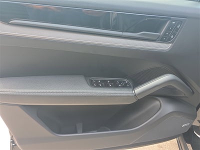 2025 Porsche Cayenne Base