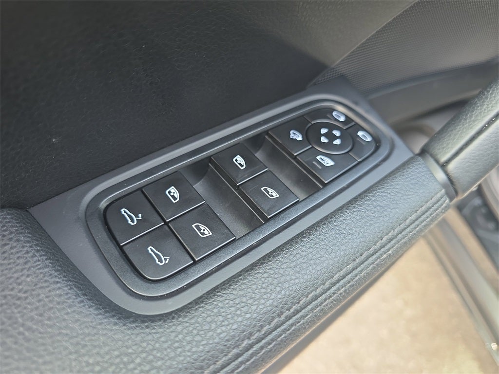 2025 Porsche Cayenne Base