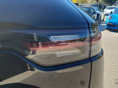 2023 Porsche Cayenne Platinum Edition