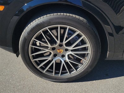 2023 Porsche Cayenne Platinum Edition