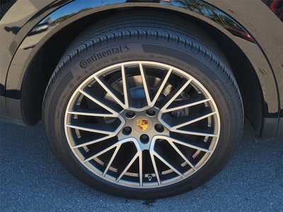 2023 Porsche Cayenne Platinum Edition