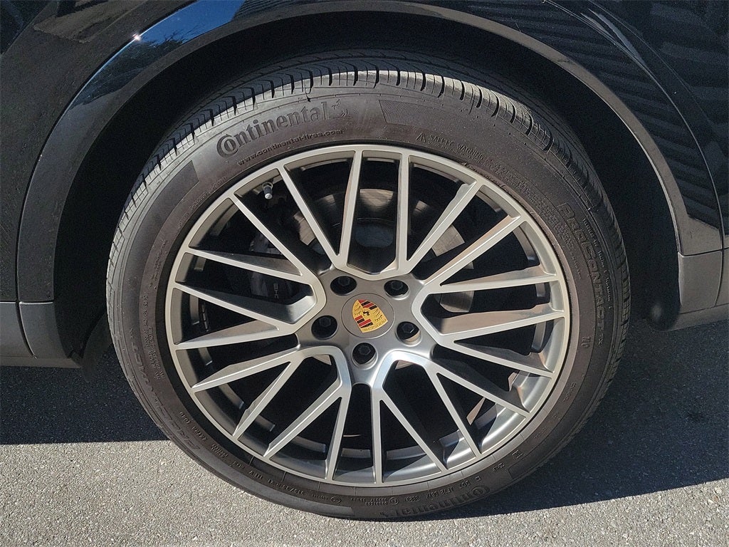 2023 Porsche Cayenne Platinum Edition