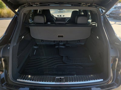 2023 Porsche Cayenne Platinum Edition
