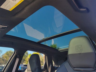 2023 Porsche Cayenne Platinum Edition