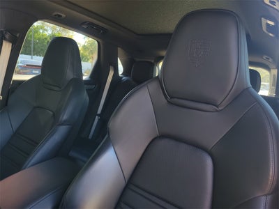 2023 Porsche Cayenne Platinum Edition