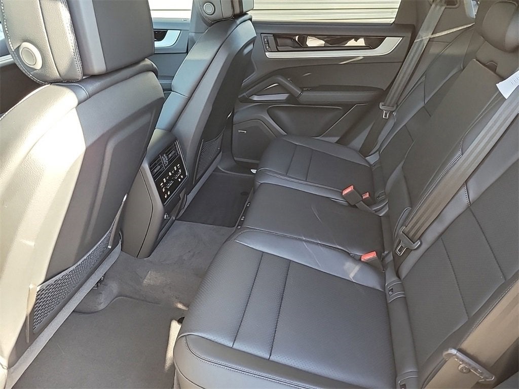 2025 Porsche Cayenne Base