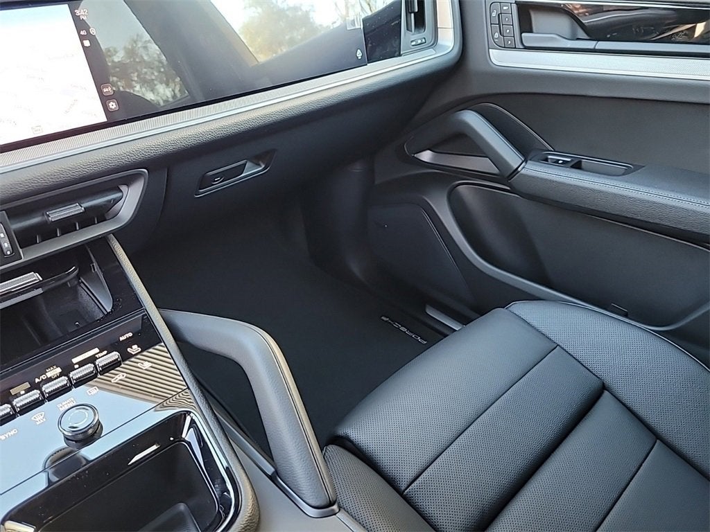 2025 Porsche Cayenne Base