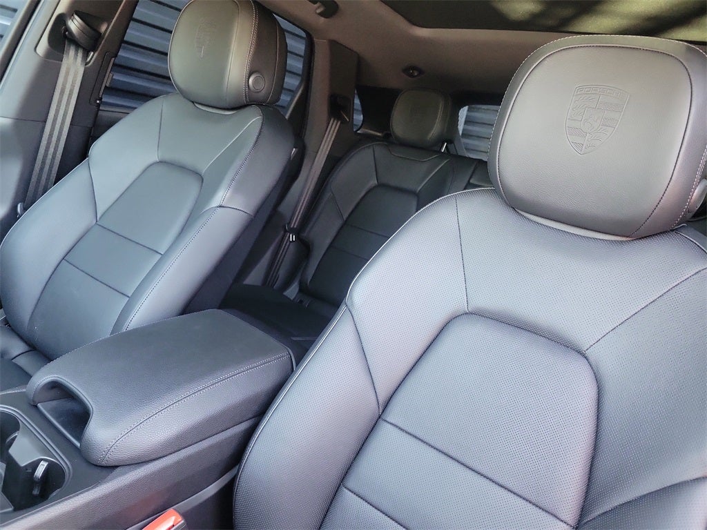 2025 Porsche Cayenne Base