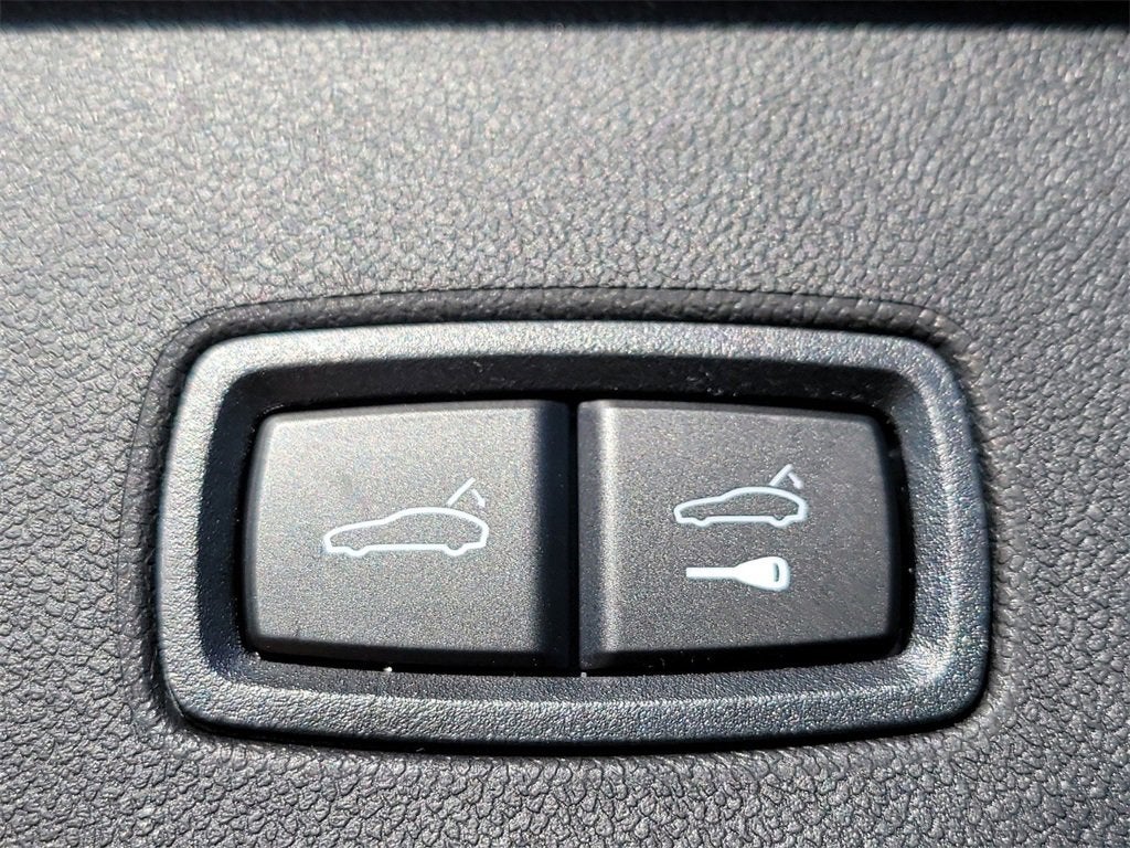 2025 Porsche Cayenne Base