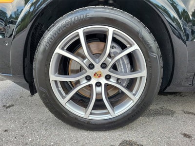 2025 Porsche Cayenne Base