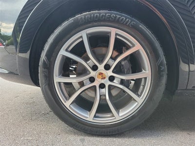 2025 Porsche Cayenne Base