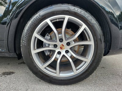 2025 Porsche Cayenne Base
