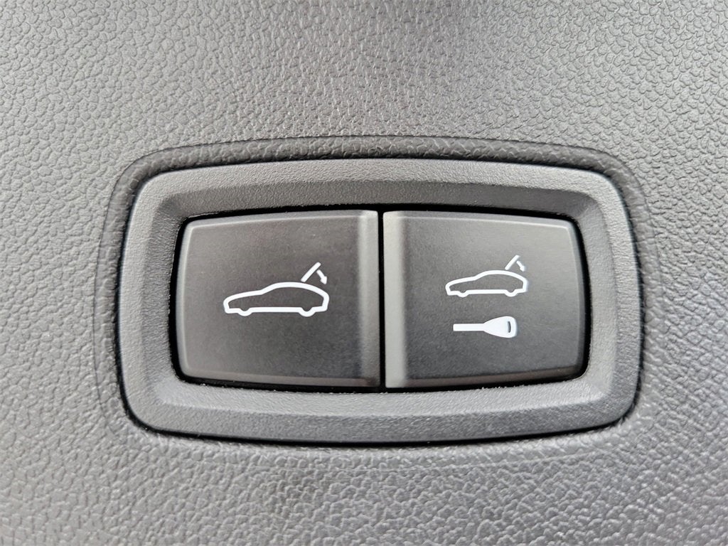 2025 Porsche Cayenne Base