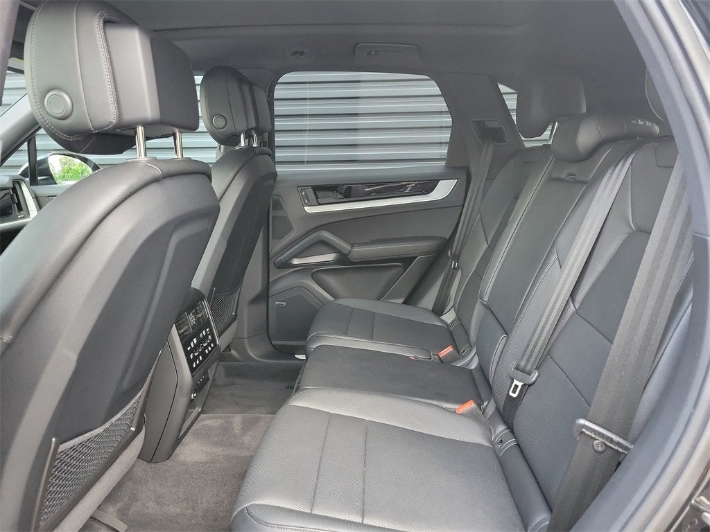 2025 Porsche Cayenne Base