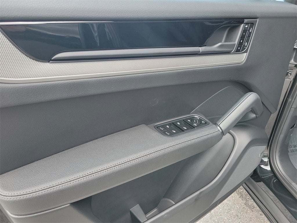 2025 Porsche Cayenne Base