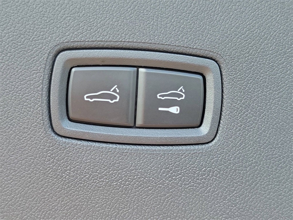 2025 Porsche Cayenne Base