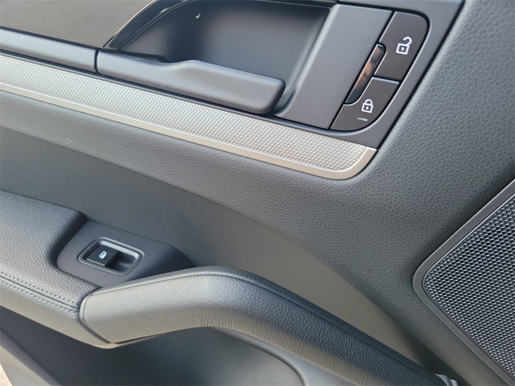 2025 Porsche Cayenne Base