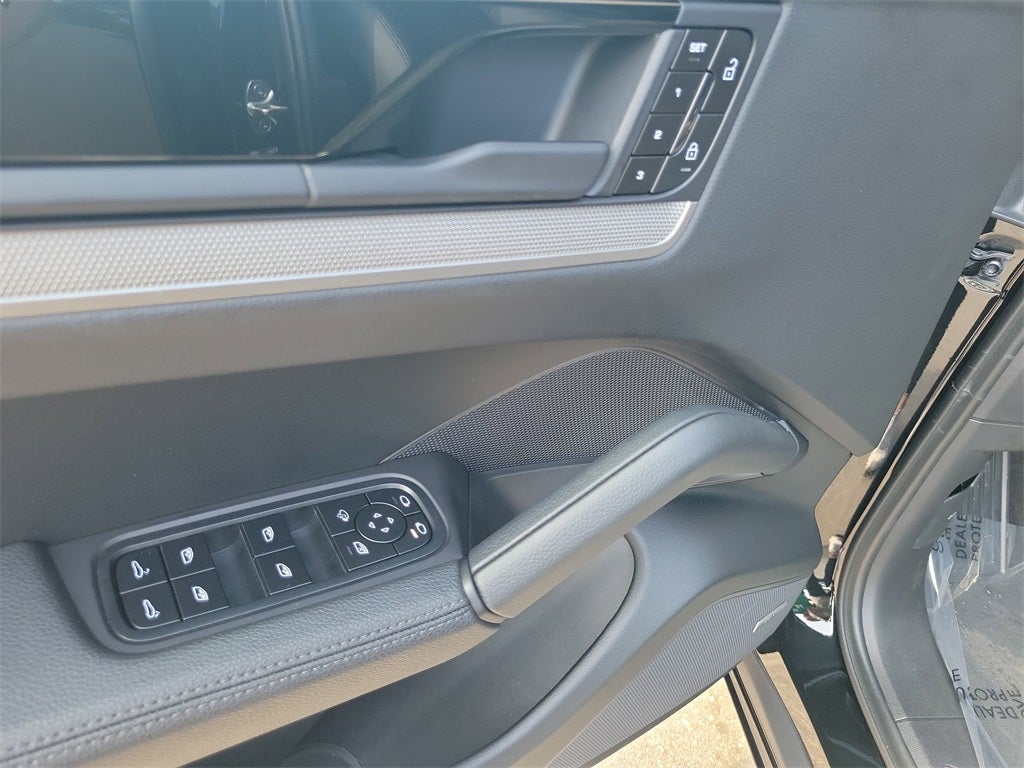 2025 Porsche Cayenne Base