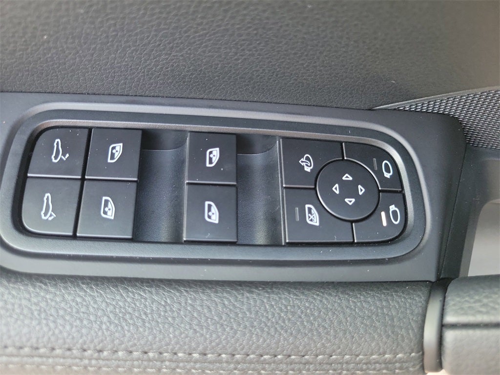 2025 Porsche Cayenne Base