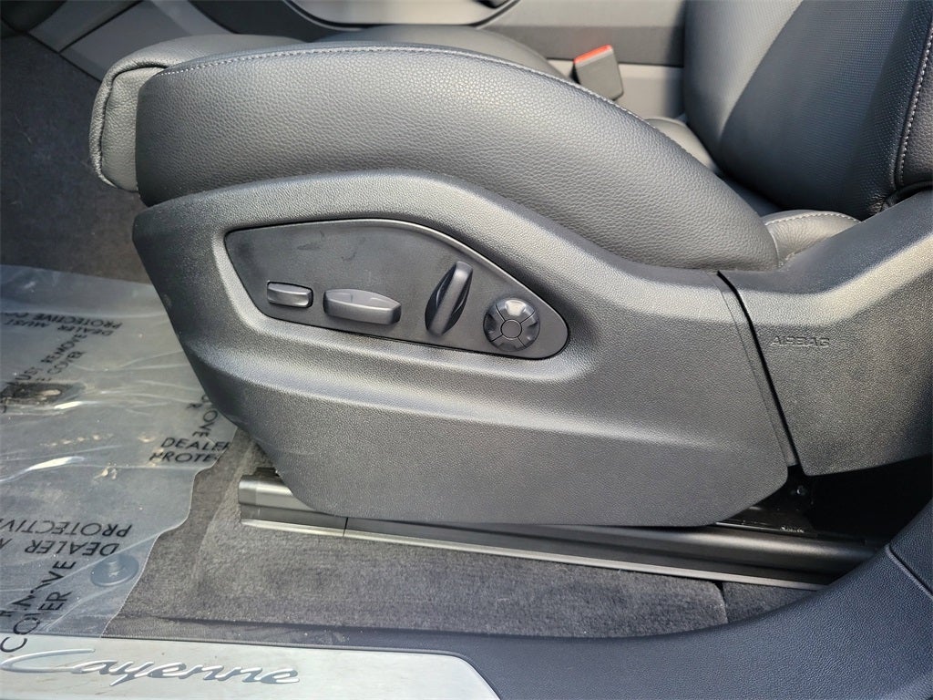 2025 Porsche Cayenne Base