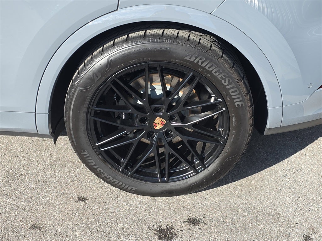 2025 Porsche Cayenne Base