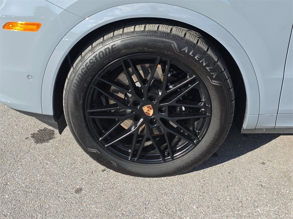 2025 Porsche Cayenne Base