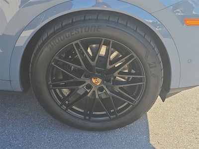 2025 Porsche Cayenne Base