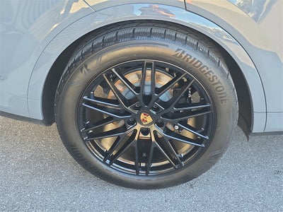 2025 Porsche Cayenne Base