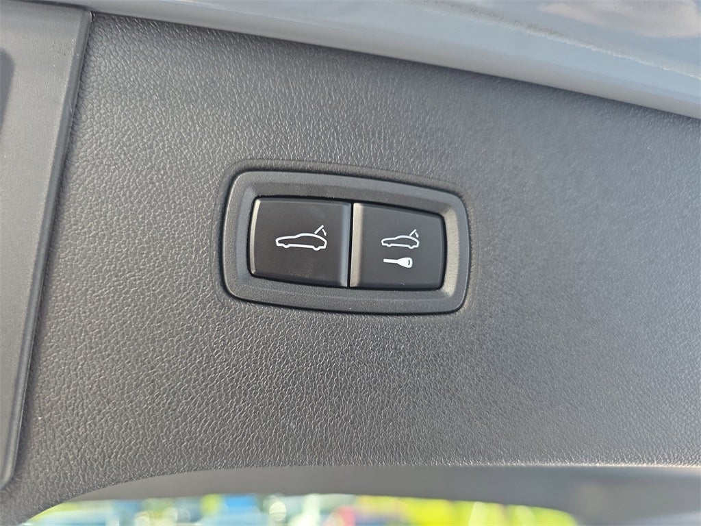 2025 Porsche Cayenne Base