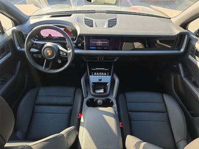 2025 Porsche Cayenne Base