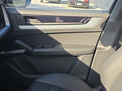 2025 Porsche Cayenne Base