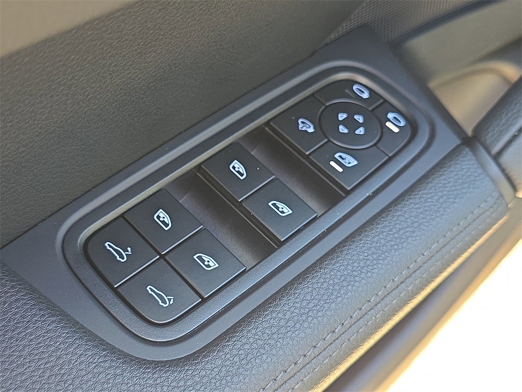 2025 Porsche Cayenne Base