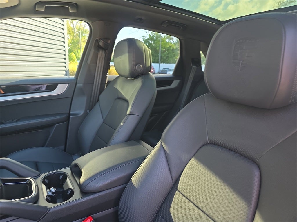 2025 Porsche Cayenne Base