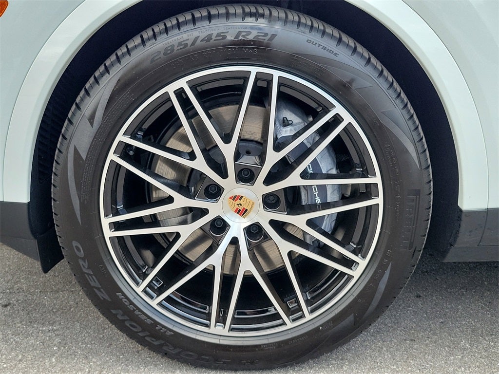 2025 Porsche Cayenne Base