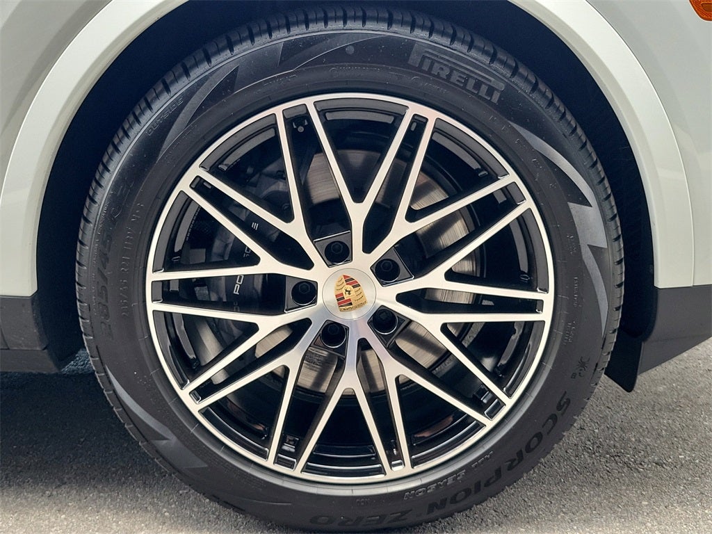 2025 Porsche Cayenne Base