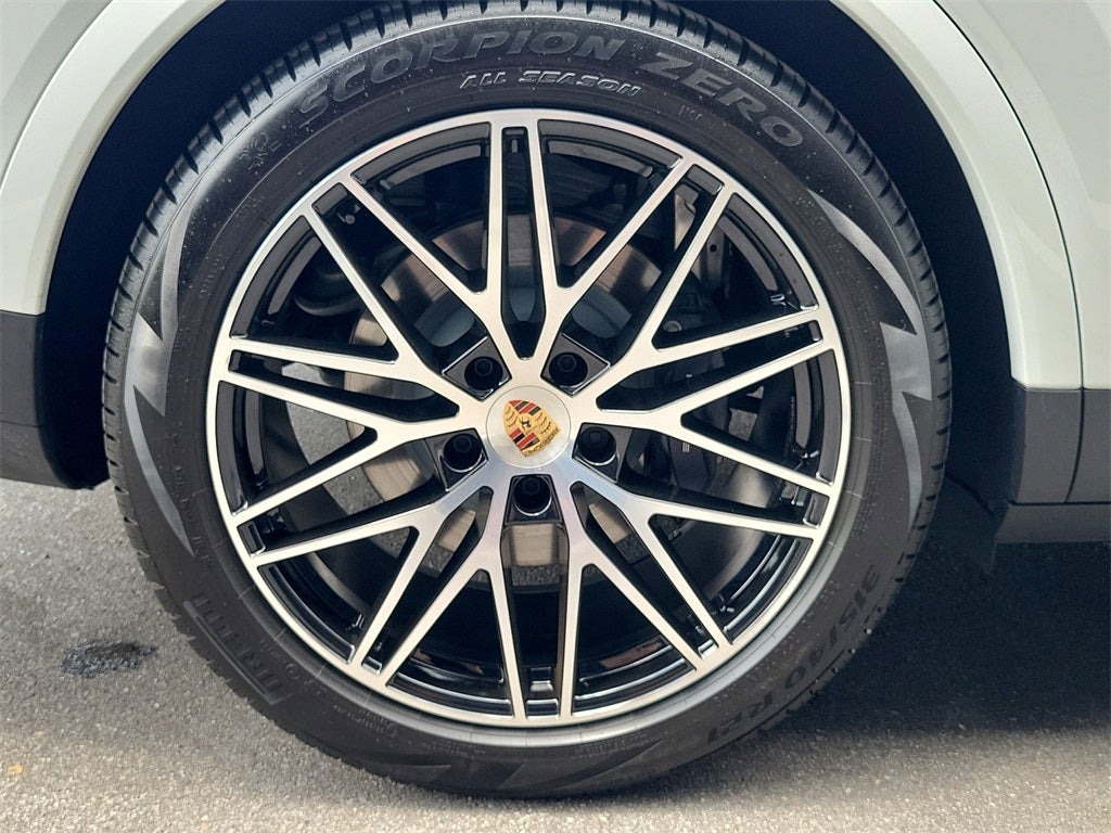 2025 Porsche Cayenne Base