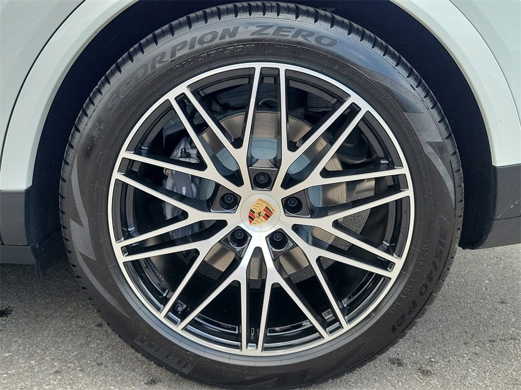 2025 Porsche Cayenne Base