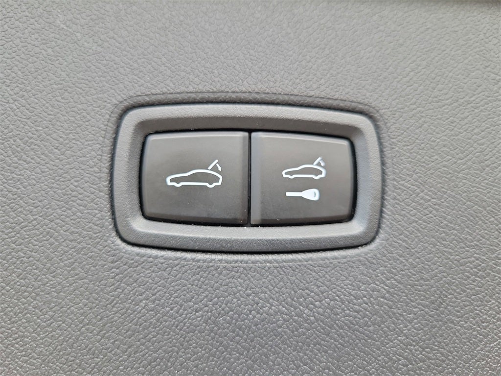 2025 Porsche Cayenne Base