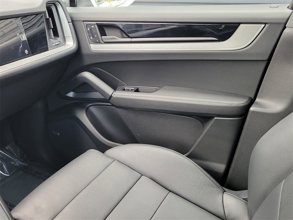 2025 Porsche Cayenne Base