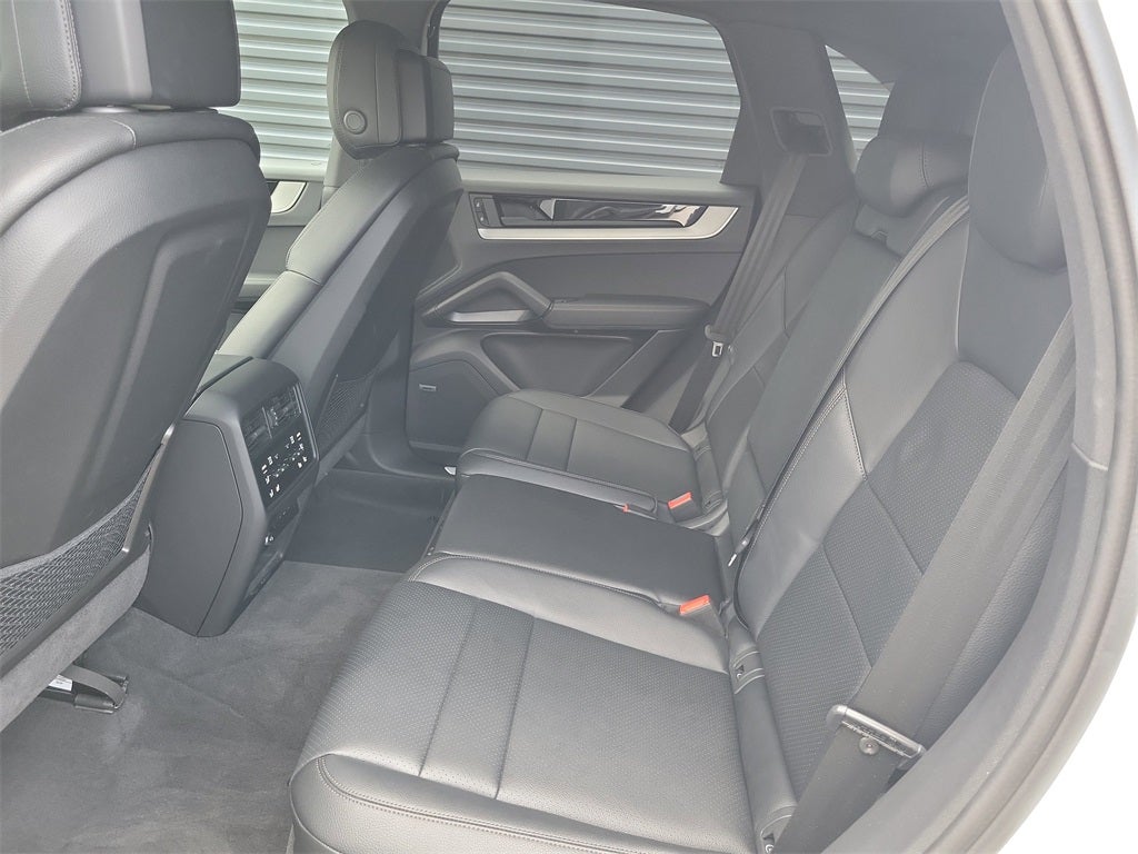 2025 Porsche Cayenne Base
