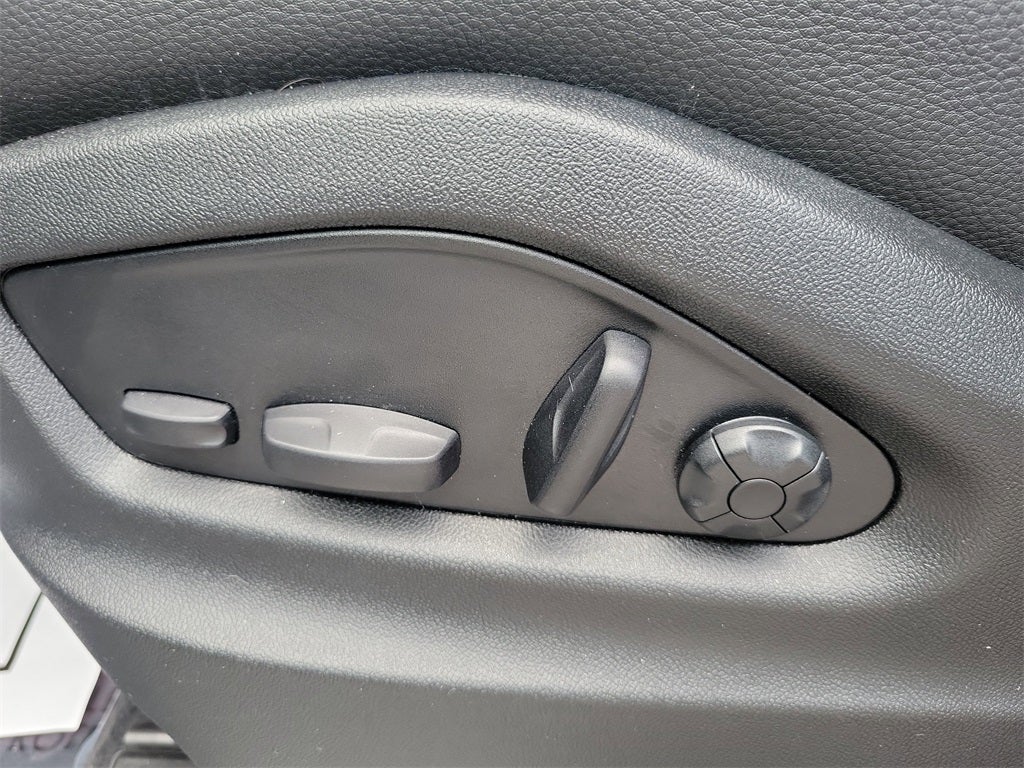 2025 Porsche Cayenne Base