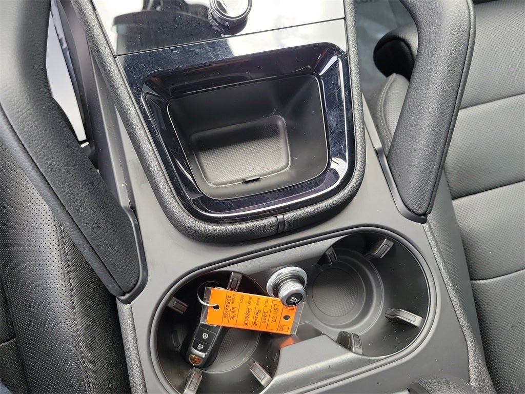 2025 Porsche Cayenne Base