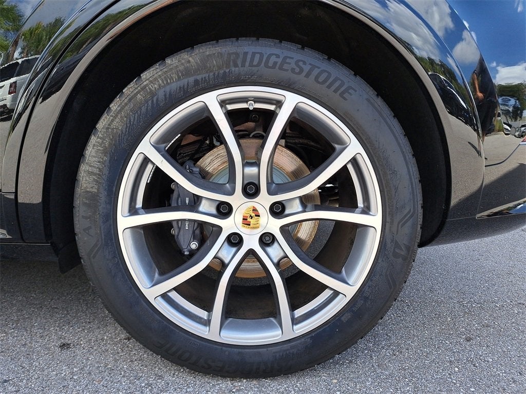 2025 Porsche Cayenne Base