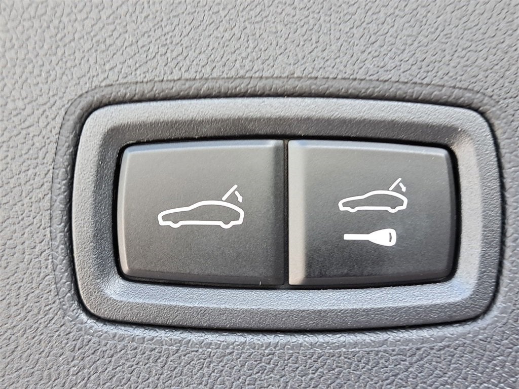 2025 Porsche Cayenne Base