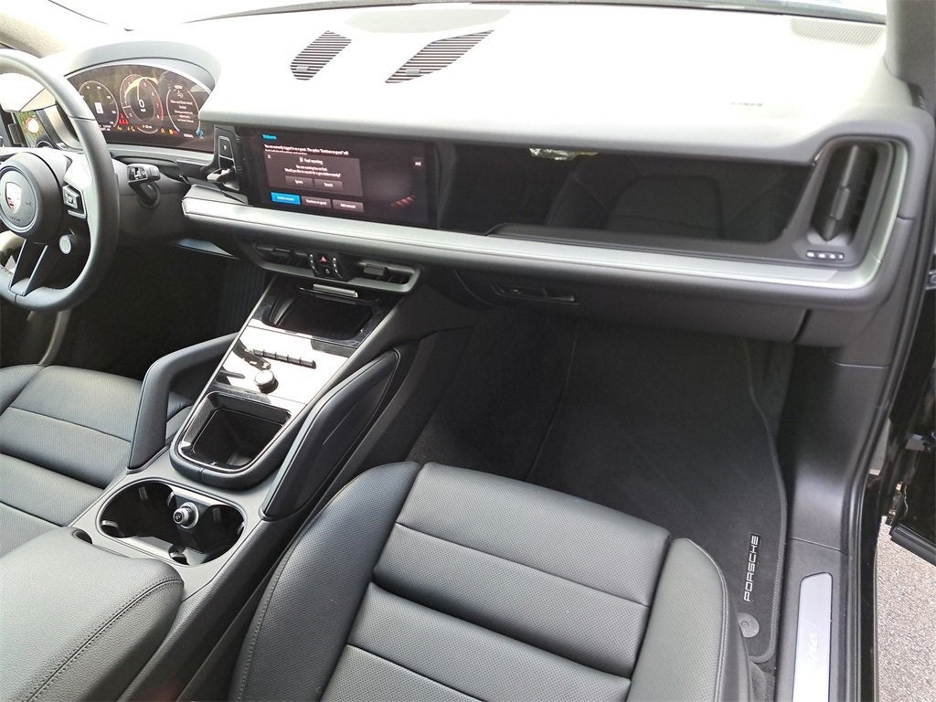 2025 Porsche Cayenne Base